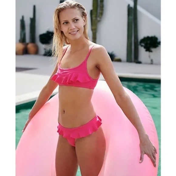 Bikini - Picture 2 of 6